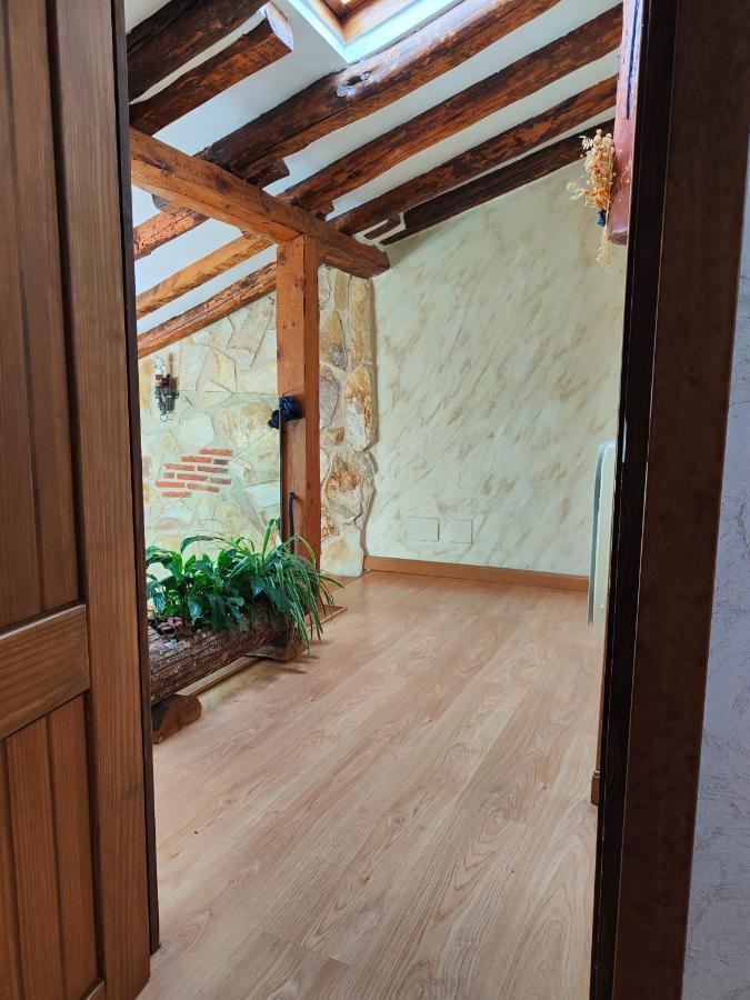 Casa Vieja Tabanera A 8 Min De Segoia Guest House Tabanera del Monte Eksteriør bilde