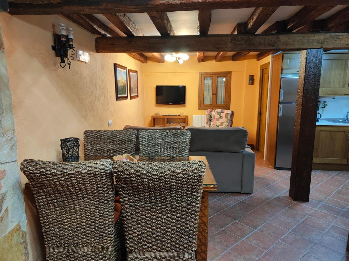 Casa Vieja Tabanera A 8 Min De Segoia Guest House Tabanera del Monte Eksteriør bilde