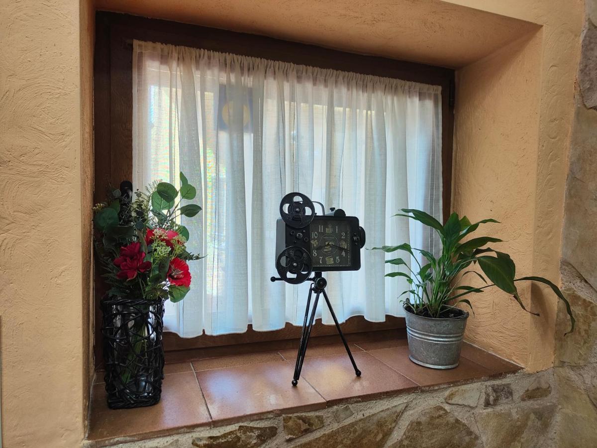 Casa Vieja Tabanera A 8 Min De Segoia Guest House Tabanera del Monte Eksteriør bilde