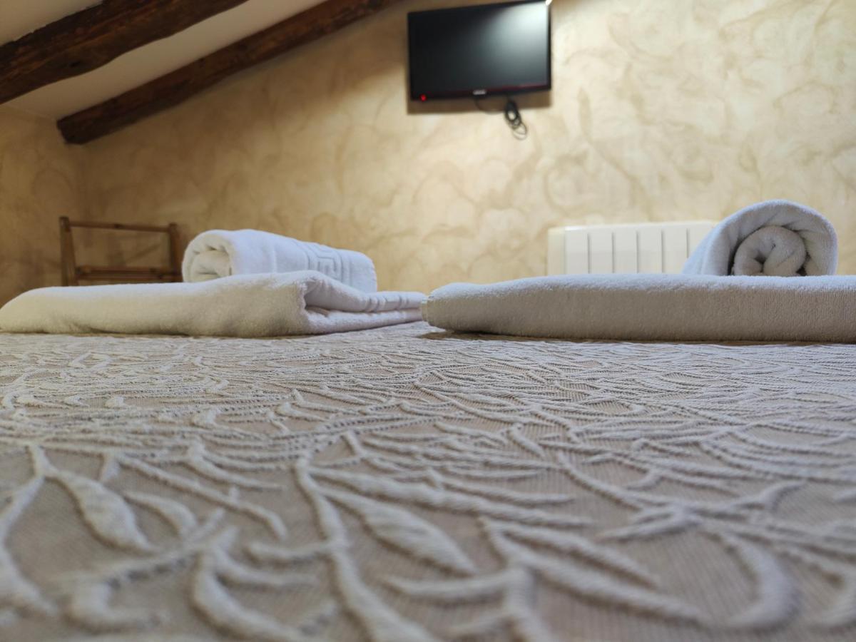 Casa Vieja Tabanera A 8 Min De Segoia Guest House Tabanera del Monte Eksteriør bilde