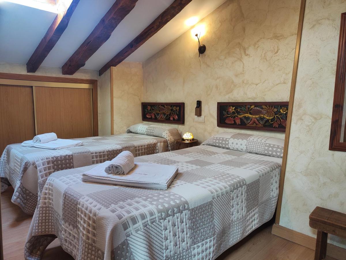 Casa Vieja Tabanera A 8 Min De Segoia Guest House Tabanera del Monte Eksteriør bilde