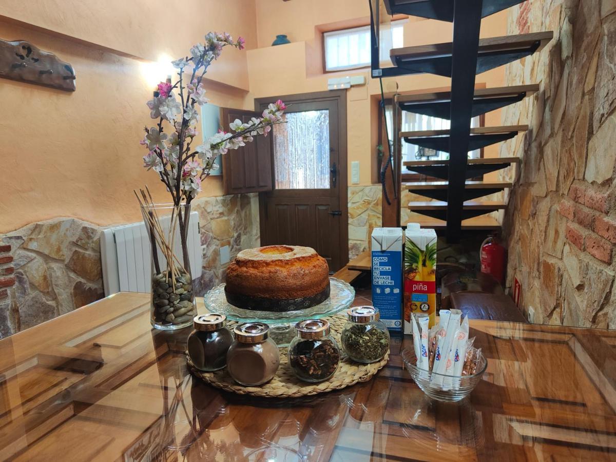 Casa Vieja Tabanera A 8 Min De Segoia Guest House Tabanera del Monte Eksteriør bilde