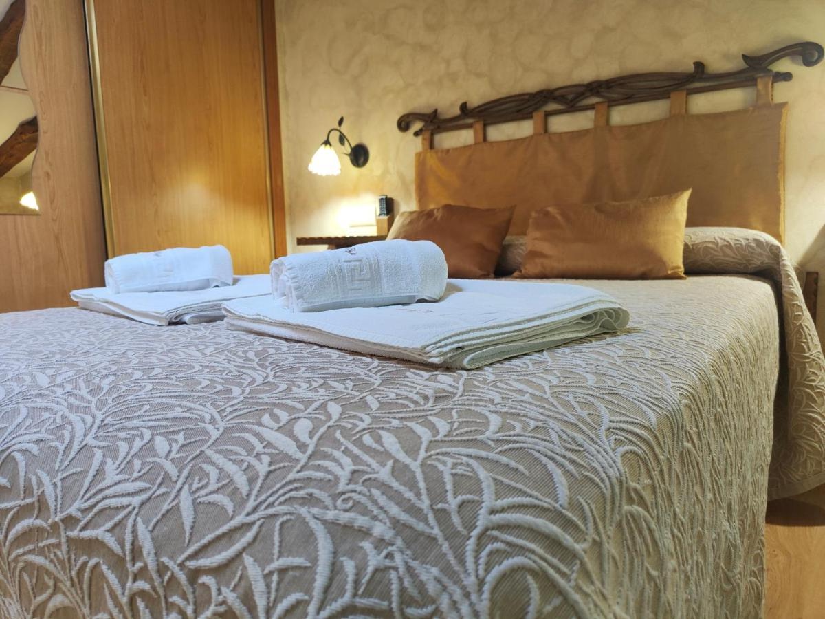 Casa Vieja Tabanera A 8 Min De Segoia Guest House Tabanera del Monte Eksteriør bilde
