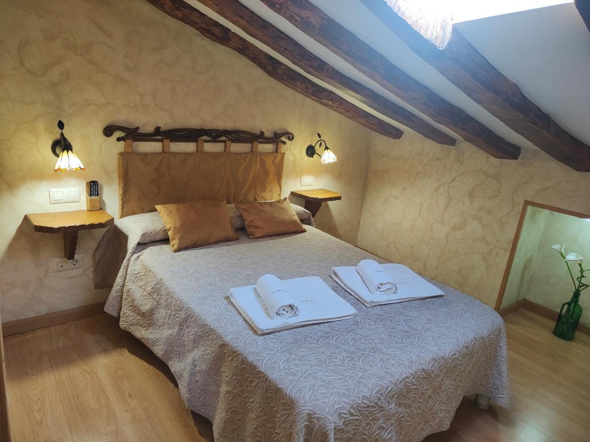 Casa Vieja Tabanera A 8 Min De Segoia Guest House Tabanera del Monte Eksteriør bilde