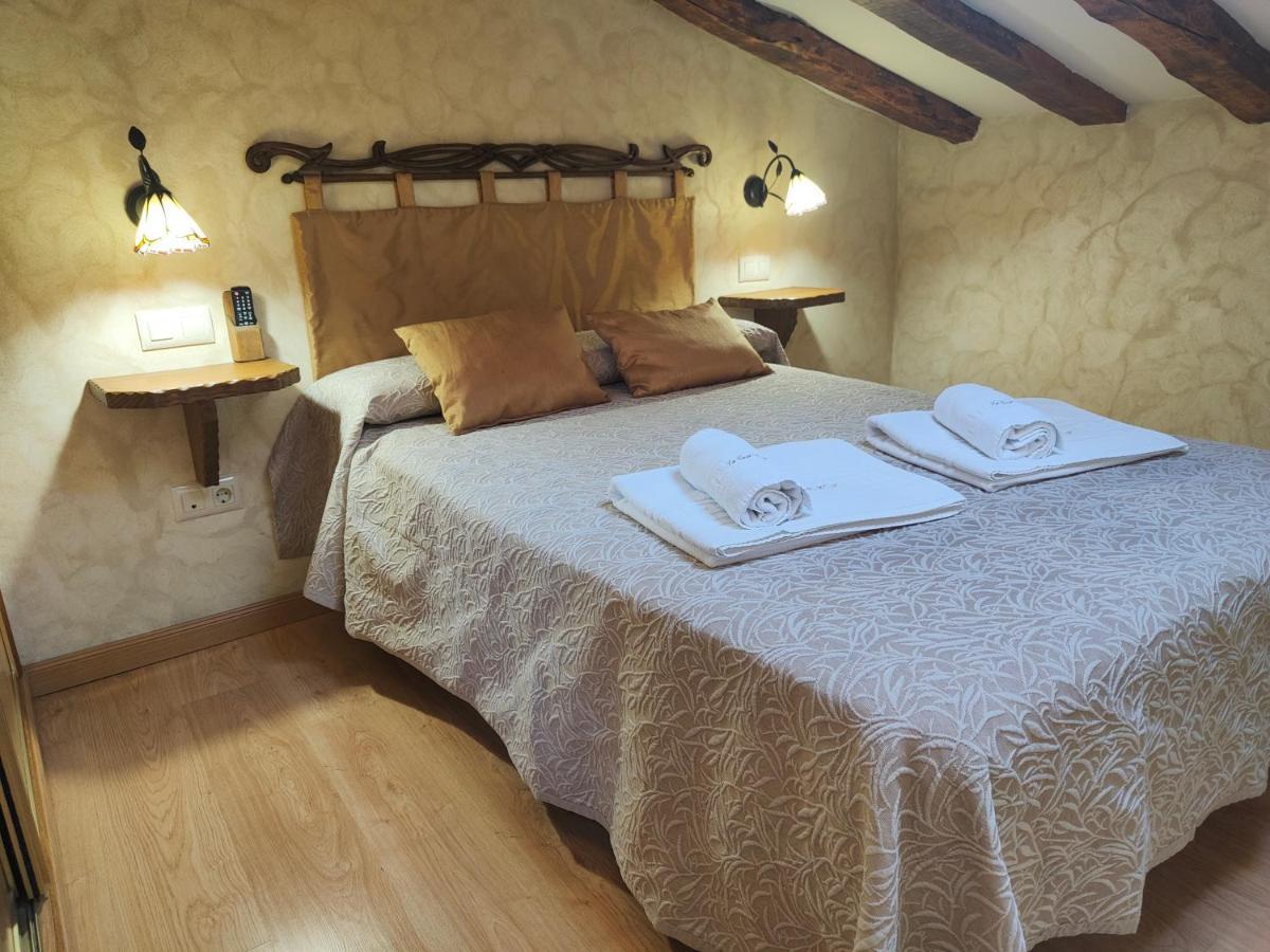 Casa Vieja Tabanera A 8 Min De Segoia Guest House Tabanera del Monte Eksteriør bilde