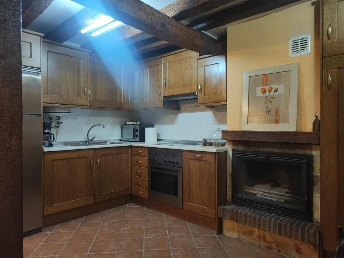 Casa Vieja Tabanera A 8 Min De Segoia Guest House Tabanera del Monte Eksteriør bilde