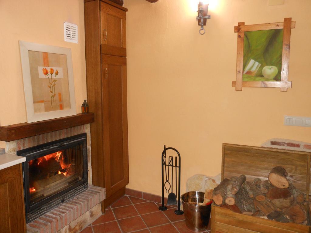 Casa Vieja Tabanera A 8 Min De Segoia Guest House Tabanera del Monte Eksteriør bilde
